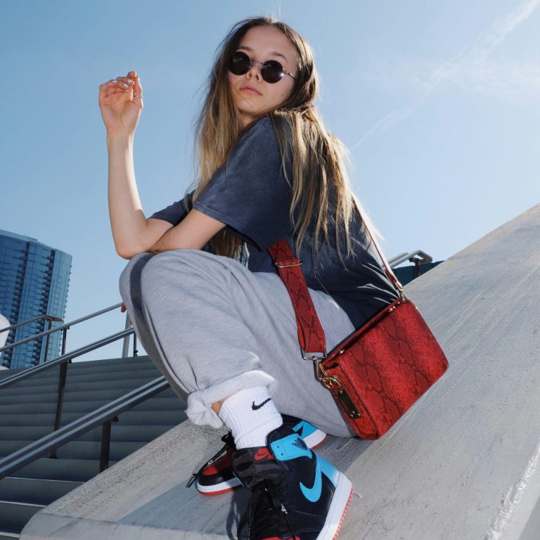 mike-von-YsiSAp3ccvk-unsplash